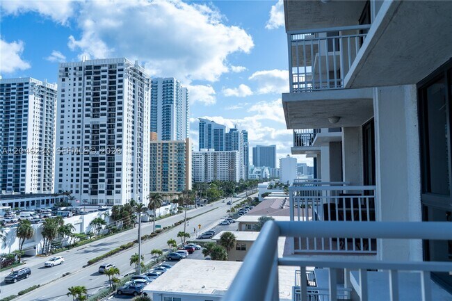 Foto del edificio - 1600 S Ocean Dr