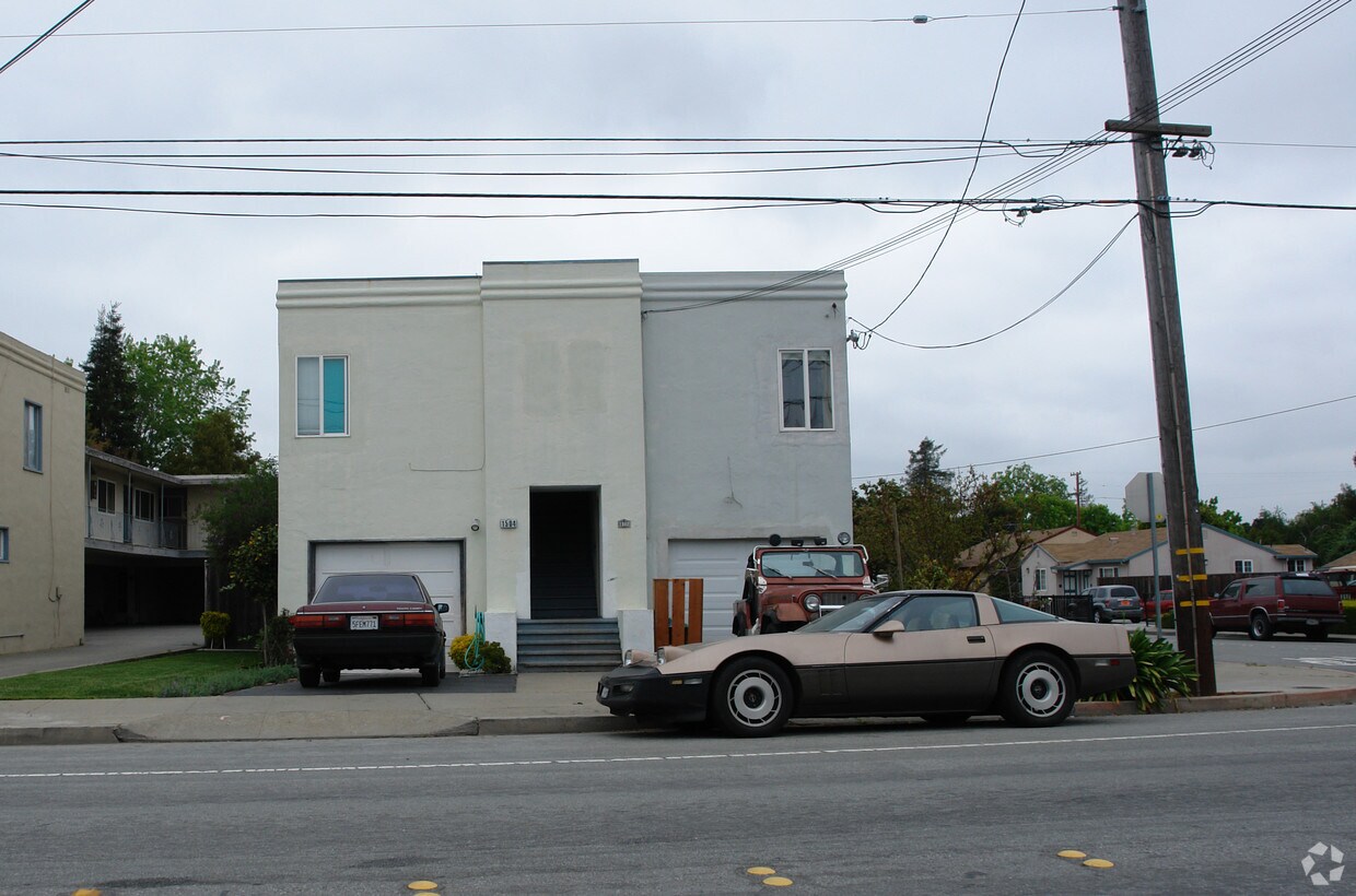 Building Photo - 1502-1504 Stafford Ave