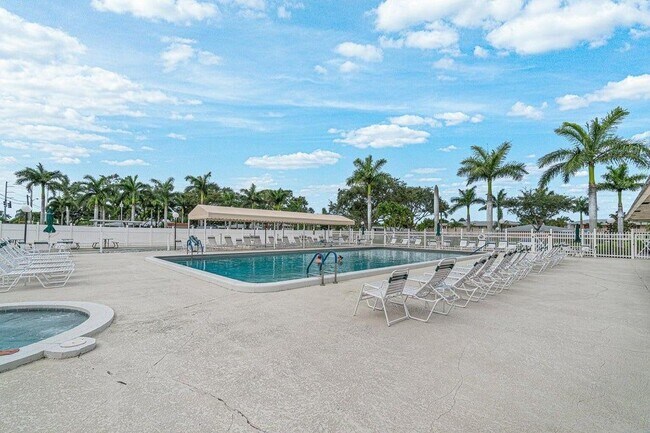 Foto del edificio - 1341 NW 20th Ave