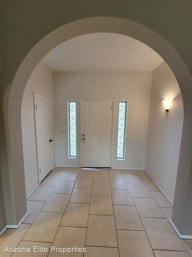 Foto del edificio - 4 br, 2 bath House - 4119 E Topeka Dr