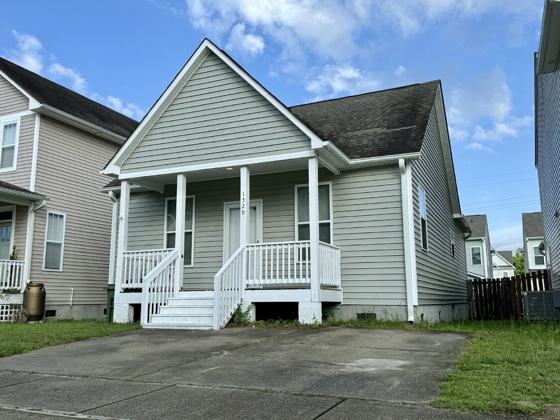 Foto principal - 3BR/2BA Home in Love Grove, Downtown Wilmi...