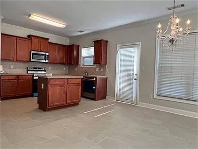 Building Photo - Lawrenceville Great home