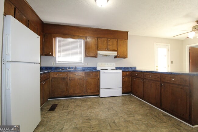 Building Photo - 16 Woodberry Dr