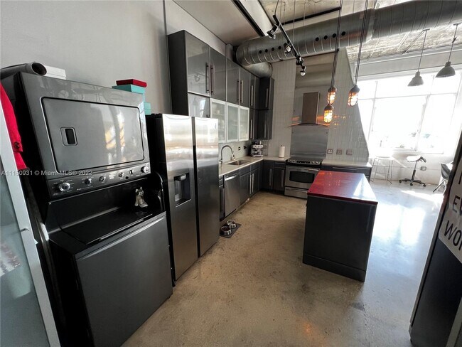 Foto del edificio - 250 NW 23rd St