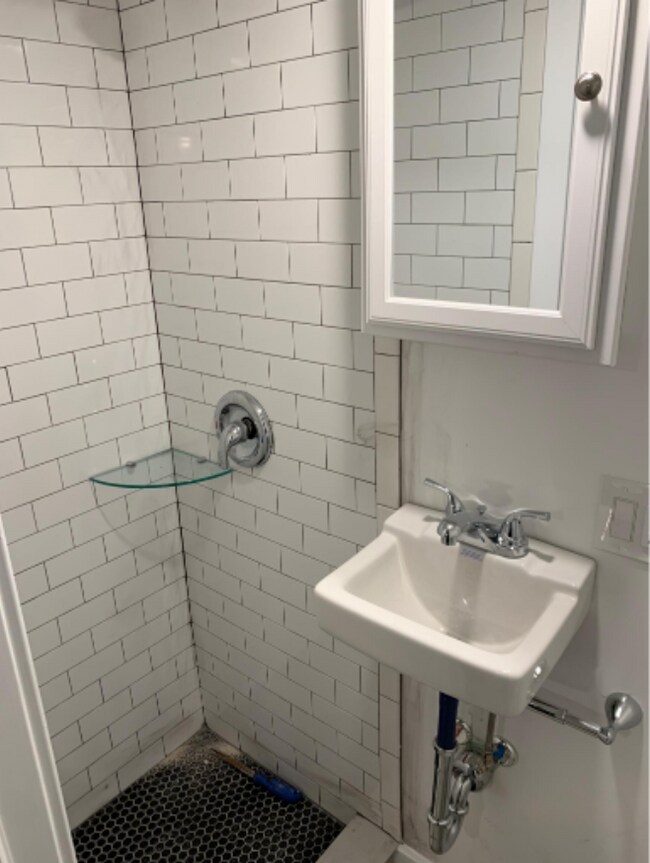 Foto del edificio - 4944 Walnut St
