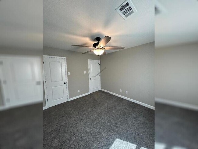 Foto del edificio - 54 Birchwood Drive
