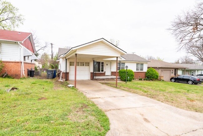 Building Photo - Cute Tulsa Home Available Now! 3 bedrooms ...