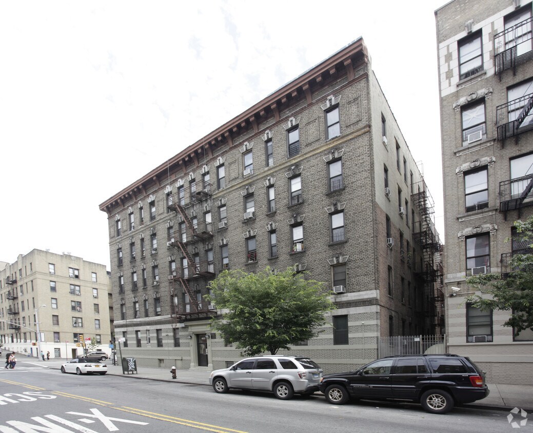 Foto del edificio - 623 W 204th St