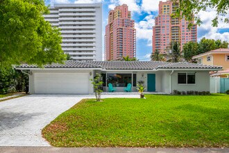 Building Photo - 2112 NE 32nd Ave