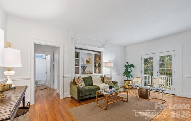 Foto del edificio - 118 Altondale Ave