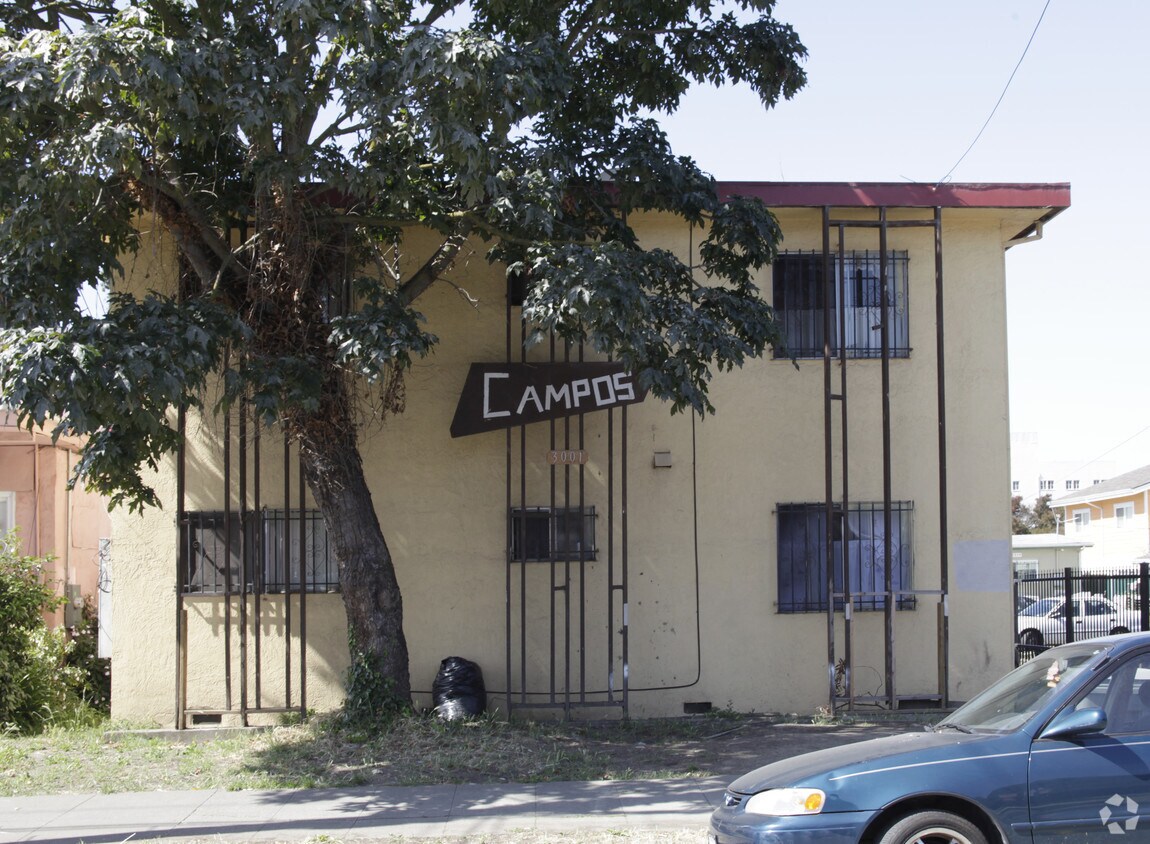 Building Photo - Campos