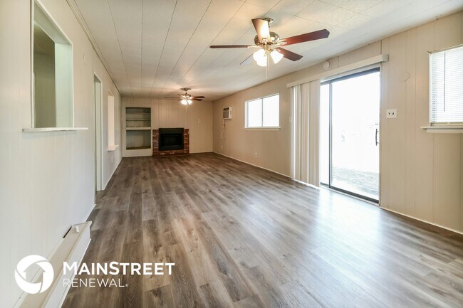 Building Photo - 347 Pilgrim Dr