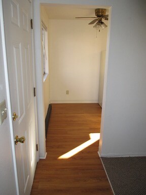 Foto del edificio - 1585 Broadway St NE