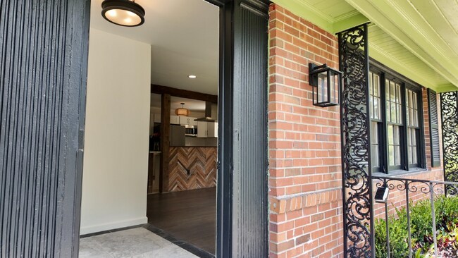 Foto del edificio - 1464 E 41st St