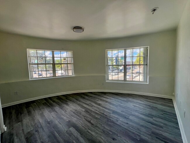 Building Photo - 1630 NW 35th St