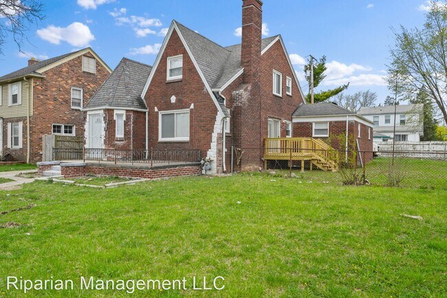 Building Photo - 4 br, 3 bath House - 5935 Buckingham Avenue