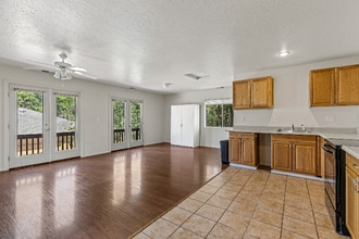 Building Photo - 1310 E Trevor Way