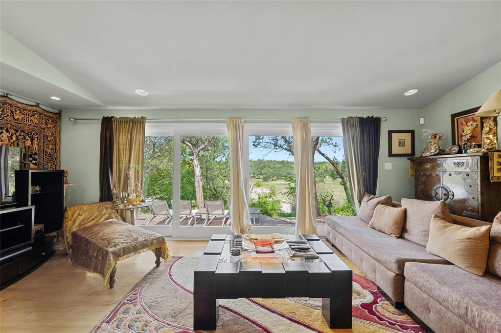 Foto principal - 16018 Pool Canyon Rd