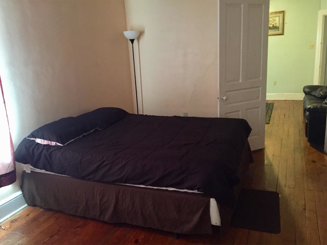 Primary Photo - 1132-1134 N George St