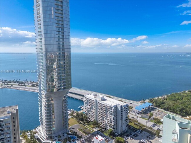 Foto del edificio - 150 SE 25th Rd