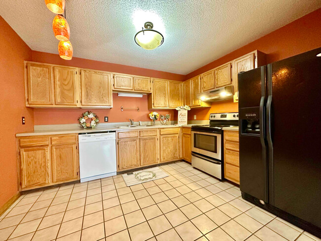 Building Photo - 103 Mountain View Dr
