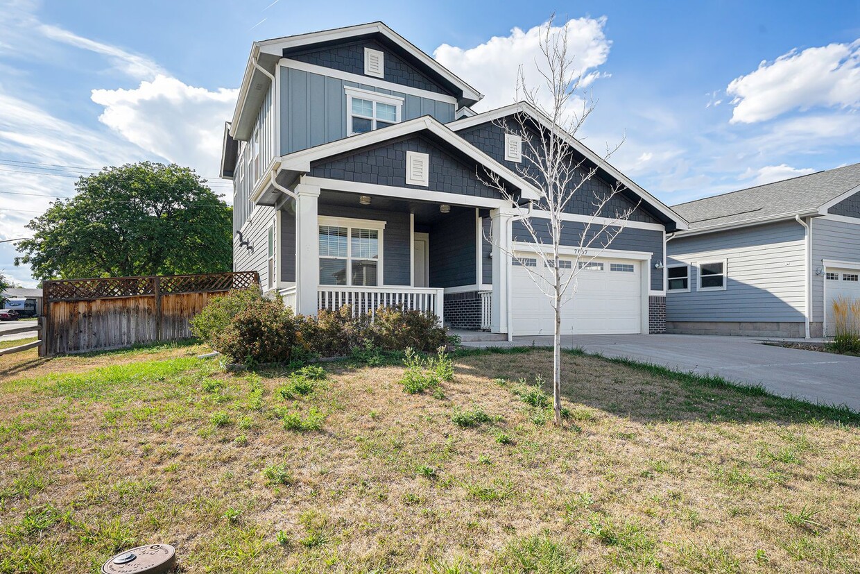 Bright & Spacious 3-Bedroom Home on a Corn... - Bright & Spacious 3-Bedroom Home on a Corn...