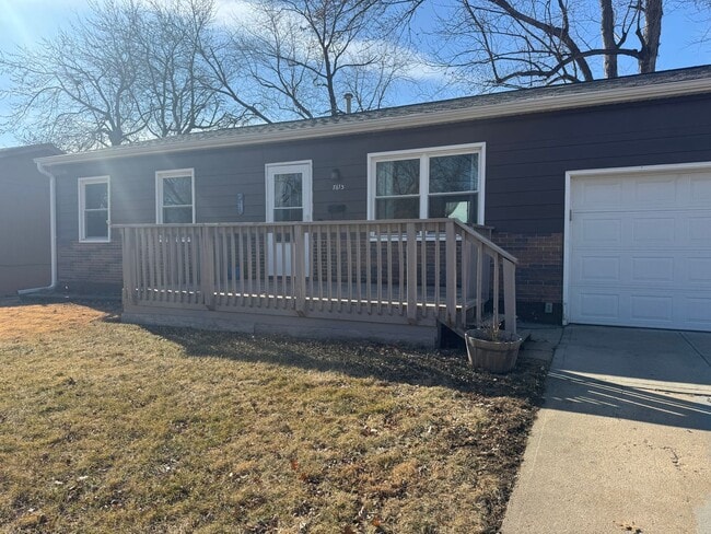 Building Photo - Spacious 4-Bed Ranch in Papillion–La Vista Schools