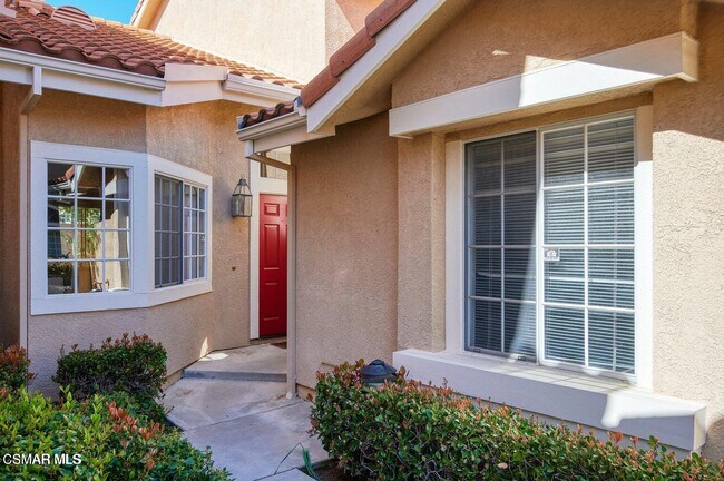 Building Photo - 4827 La Vella Dr