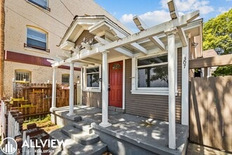 Building Photo - 307 W 7th St