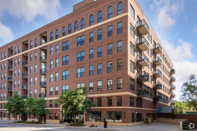 Building Photo - 408 N 1st St