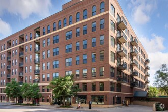 Building Photo - 408 N 1st St