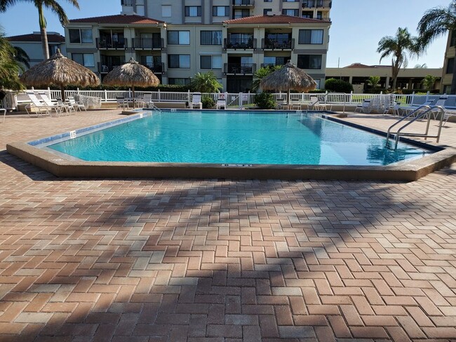 Building Photo - Golf course 2 bed 2 bath isla del sol Villa