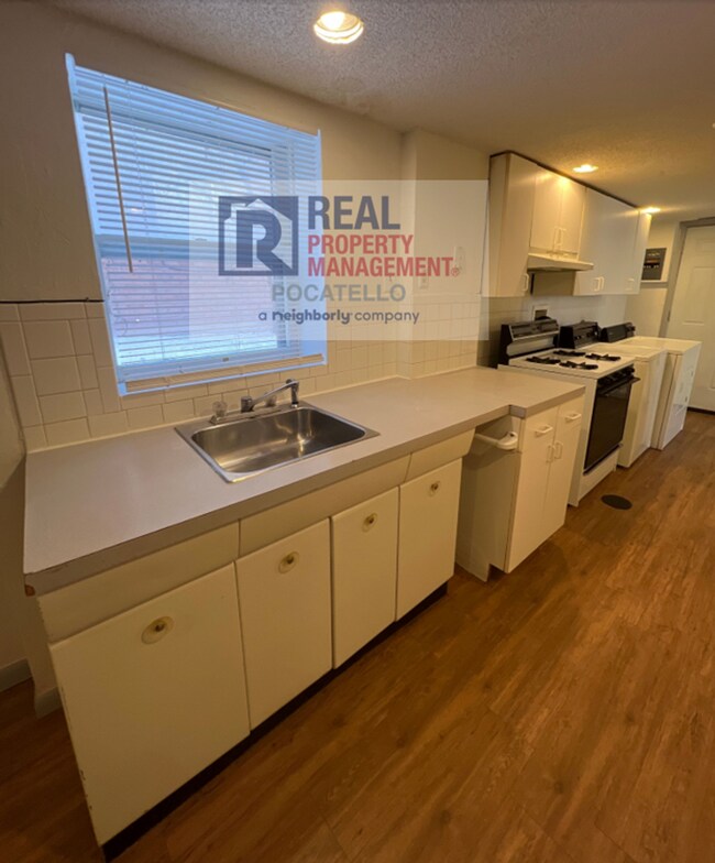 Foto del edificio - Spacious 1 bedroom 1 bath apartment