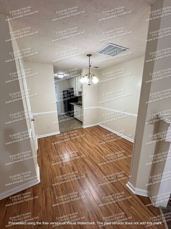 Foto del edificio - Burkland 2335-2337