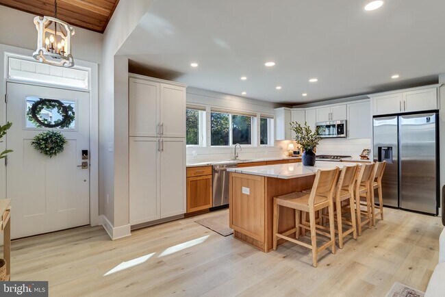 Building Photo - 84 S Chesapeake Ave