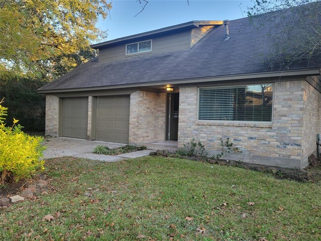 Building Photo - 2518 Leichester Dr