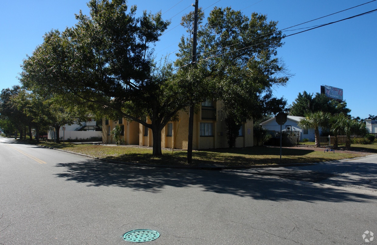 Building Photo - 3160 33rd St N