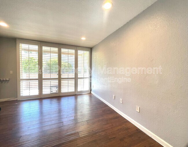 Building Photo - 1350 N Escondido Blvd