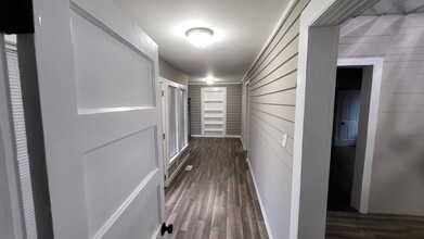 Building Photo - 211 West Dr