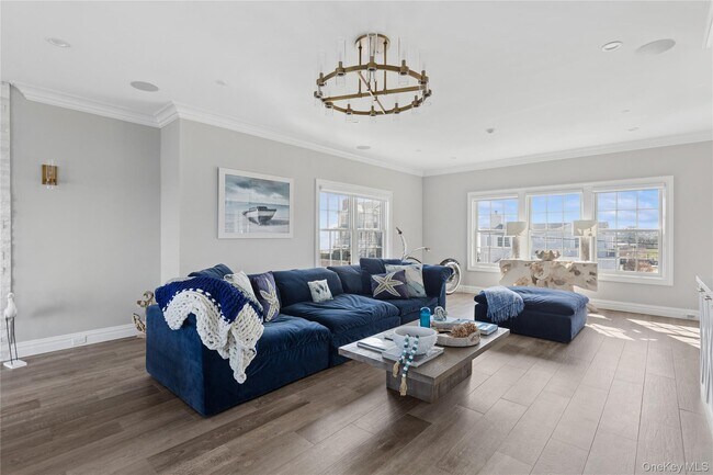 Foto del edificio - 39 Shinnecock Rd