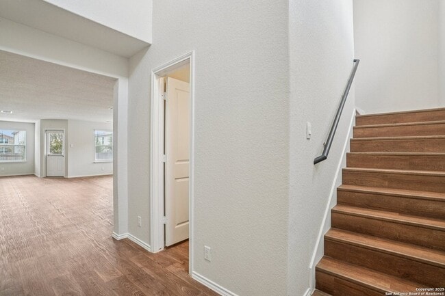 Building Photo - 1154 Barn Swallow Wy