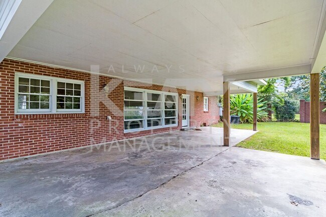 Building Photo - 4 Bedroom Rental in Lafayette!