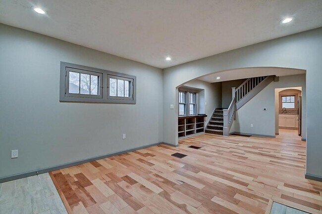 Building Photo - 3608 Salem St