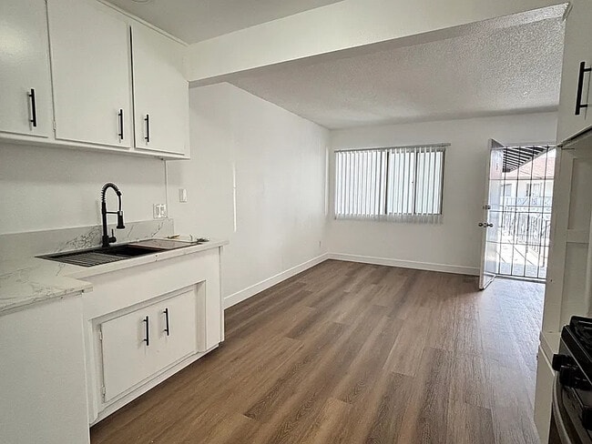 Building Photo - 9361 Cellini Ave