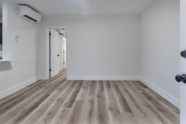 Foto del edificio - 4037 SW 65th Ave