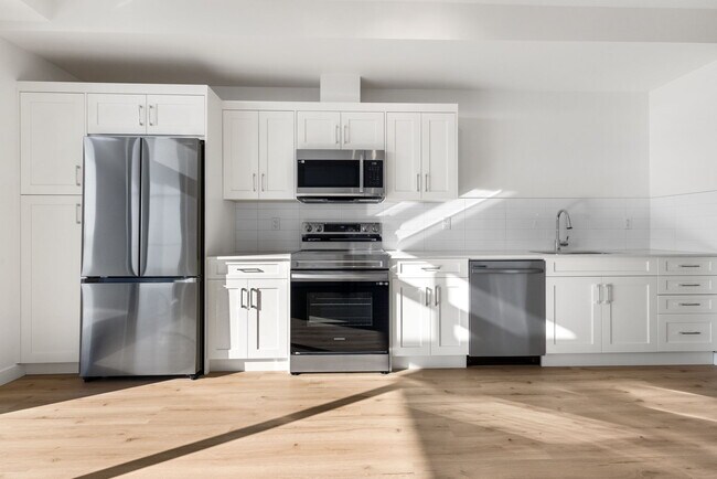 Photo du bâtiment - 55 Lucas Way NW