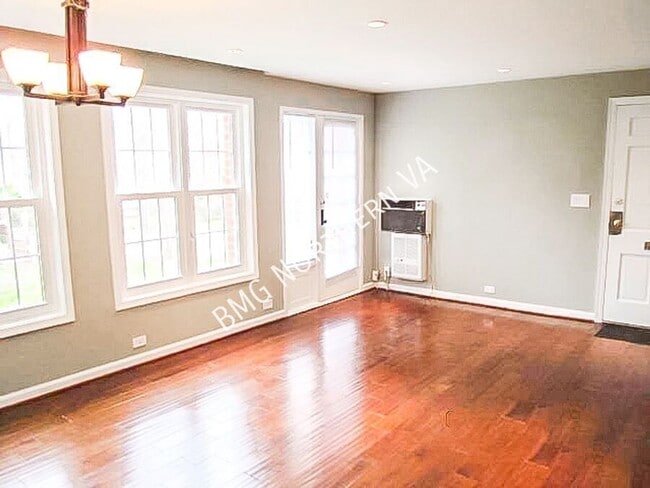 Photo - 3553 MARTHA CUSTIS DR-905-35 House