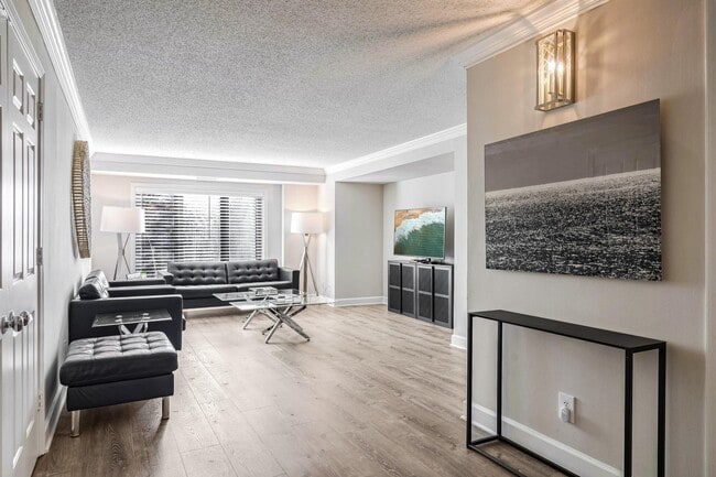 Photo - 1080 Wisconsin Ave NW House