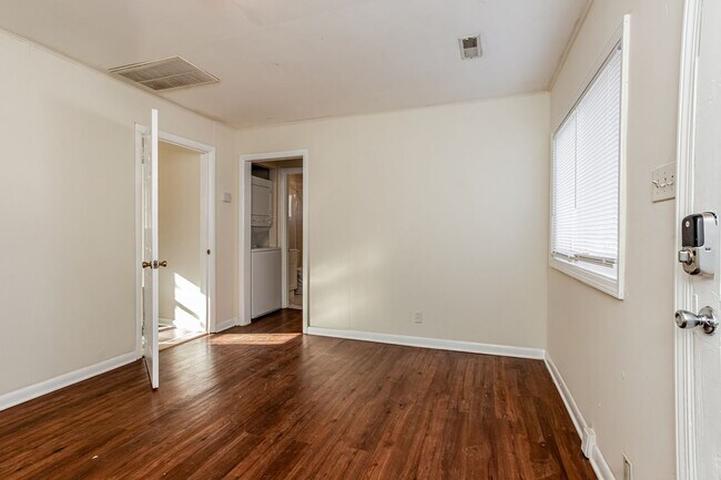 Foto del edificio - 4212 Ivy Ave