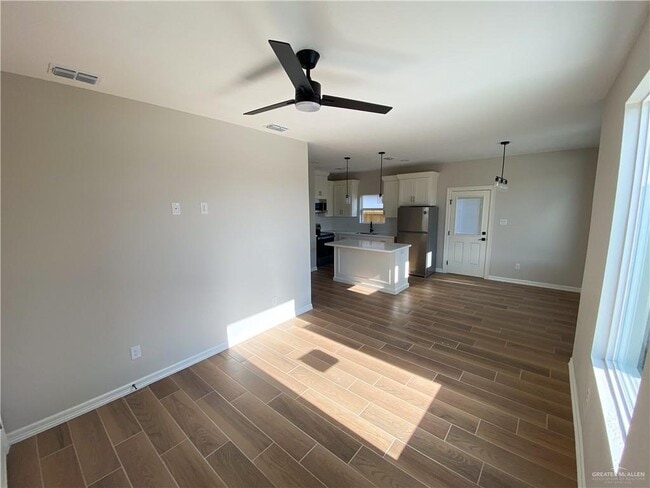 Building Photo - 3104 S Links Dr